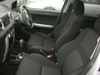 2003 Toyota ist Pictures