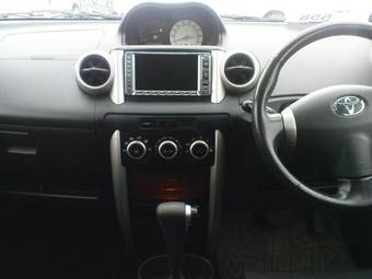 2003 Toyota ist Photos