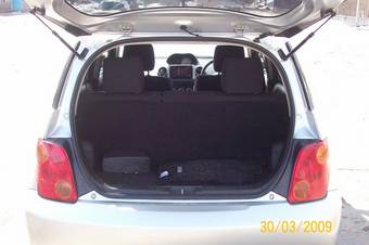 2003 Toyota ist Images