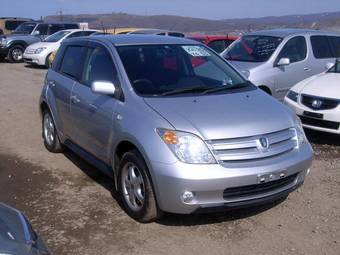 2003 Toyota ist Photos