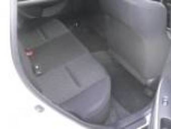 2003 Toyota ist Pictures