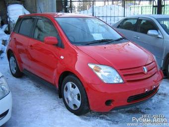 2003 Toyota ist Photos