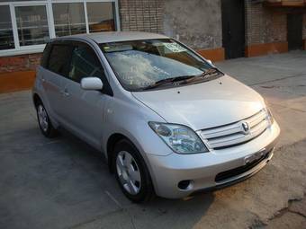 2003 Toyota ist Pictures