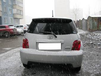 2003 Toyota ist Photos