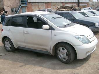 2003 Toyota ist Images