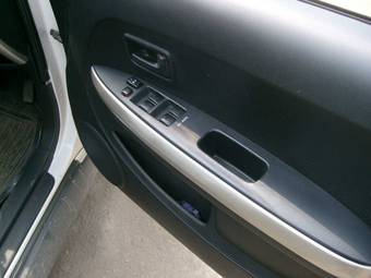 2003 Toyota ist Pictures