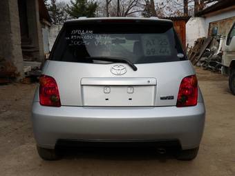 2003 Toyota ist Pictures