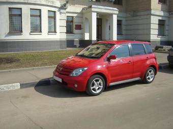 2003 Toyota ist Photos