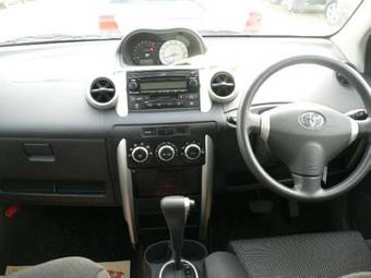 2003 Toyota ist Photos