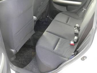 2003 Toyota ist Photos