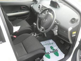 2003 Toyota ist Pictures