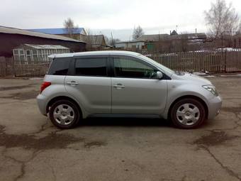 2003 Toyota ist Pictures