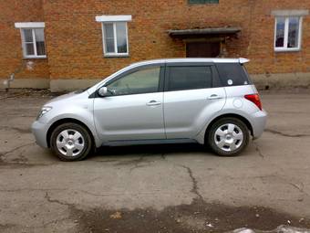 2003 Toyota ist Photos