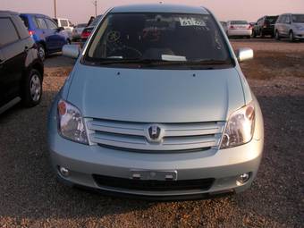 2003 Toyota ist Photos