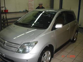 2003 Toyota ist Pictures