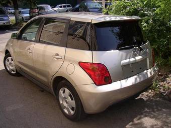 2003 Toyota ist Pictures