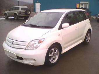 2003 Toyota ist Images