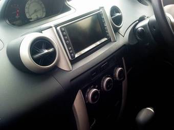 2003 Toyota ist Images