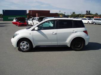 2003 Toyota ist Pictures