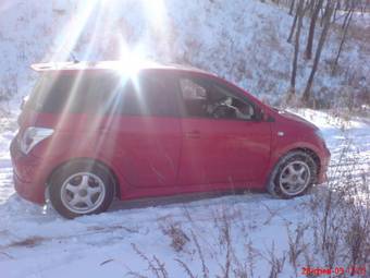 2003 Toyota ist Pictures