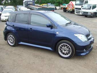 2003 Toyota ist Photos