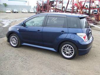 2003 Toyota ist Photos