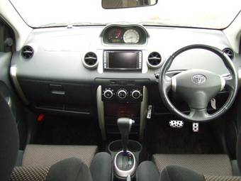 2003 Toyota ist Photos