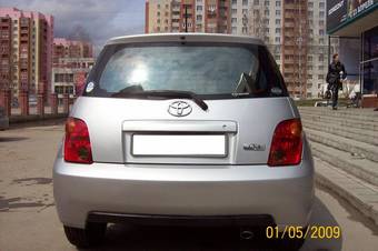 2003 Toyota ist Photos