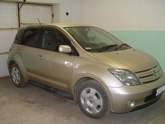 2003 Toyota ist Photos
