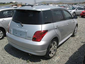 2003 Toyota ist Photos