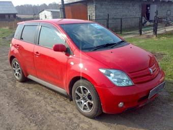2003 Toyota ist Photos