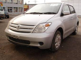 2003 Toyota ist Photos