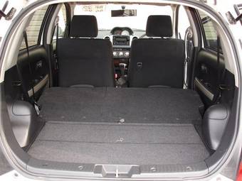 2003 Toyota ist Pictures