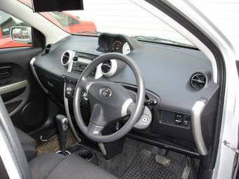 2003 Toyota ist Photos