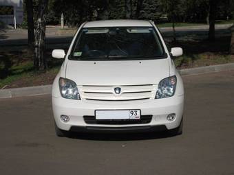 2003 Toyota ist Photos