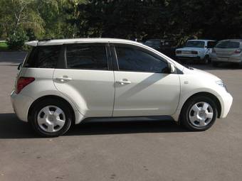 2003 Toyota ist Wallpapers