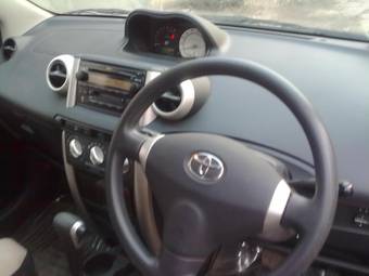 2003 Toyota ist Photos