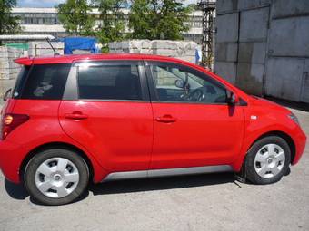 2003 Toyota ist Photos