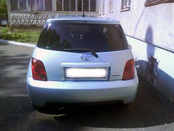 2003 Toyota ist Photos