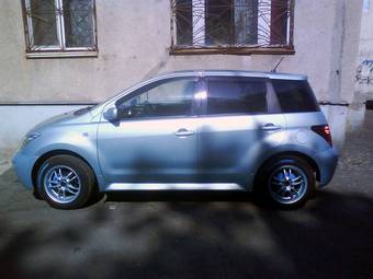 2003 Toyota ist Pictures