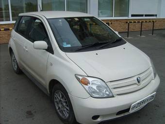 2003 Toyota ist Pics