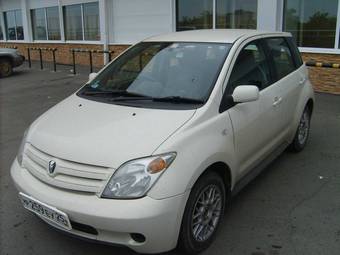 2003 Toyota ist Pictures