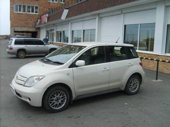 2003 Toyota ist Pictures