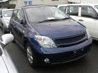 2003 Toyota ist Photos