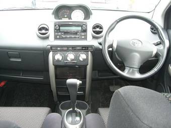 2003 Toyota ist Photos