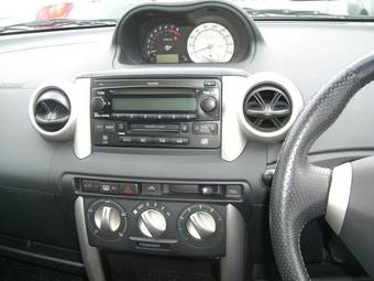 2003 Toyota ist Images
