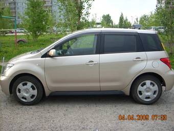 2003 Toyota ist Pictures