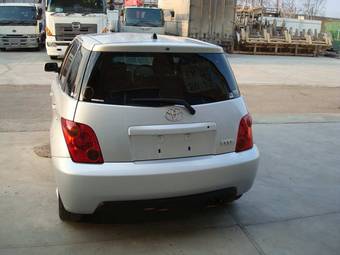2003 Toyota ist Photos