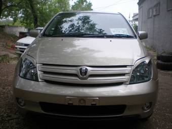 2003 Toyota ist Pictures