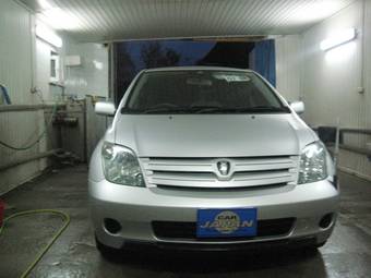 2003 Toyota ist Photos